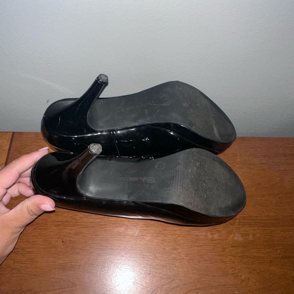 Chelsea Moreland Black Heels - Picture 5 of 6